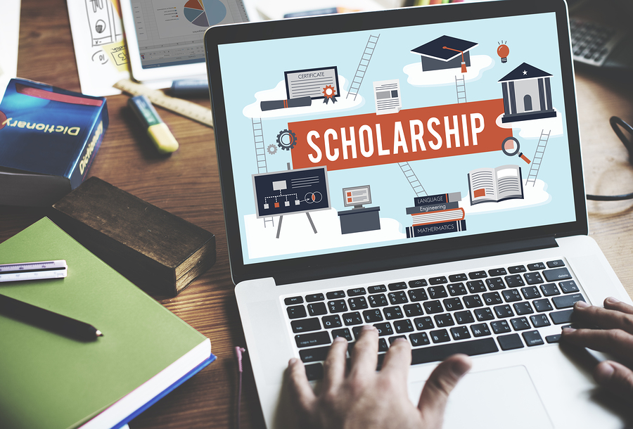 Scholarships vs. Student Loans: Which One is Right for You?